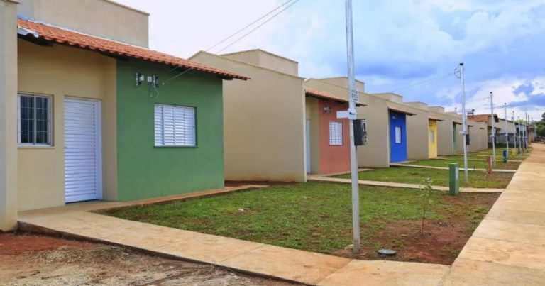 Governo de Goiás continua entregando casas a custo zero